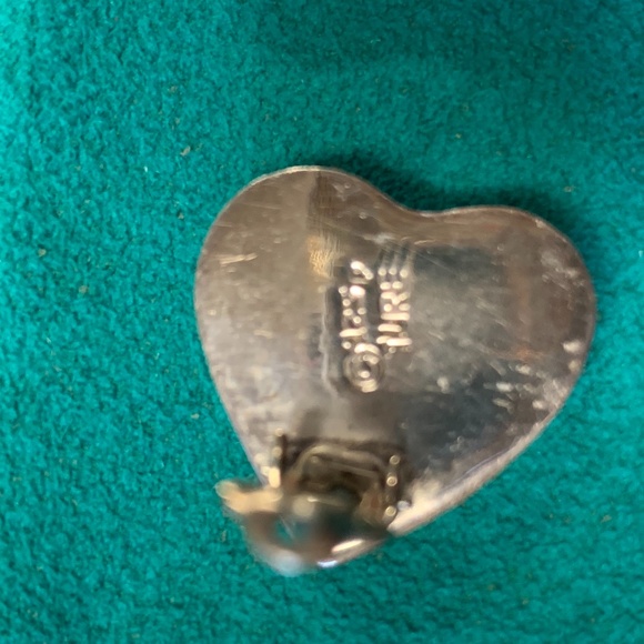 Silver clip heart shaped earrings - Picture 4 of 5